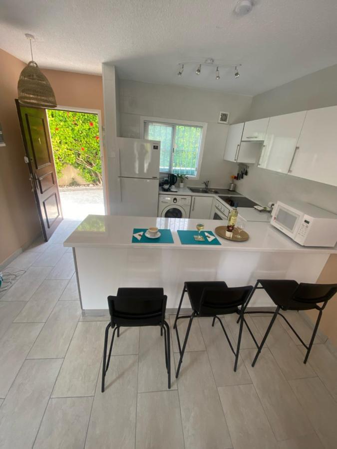 Seaside Maisonette 200m From Sea Hébergement de vacances